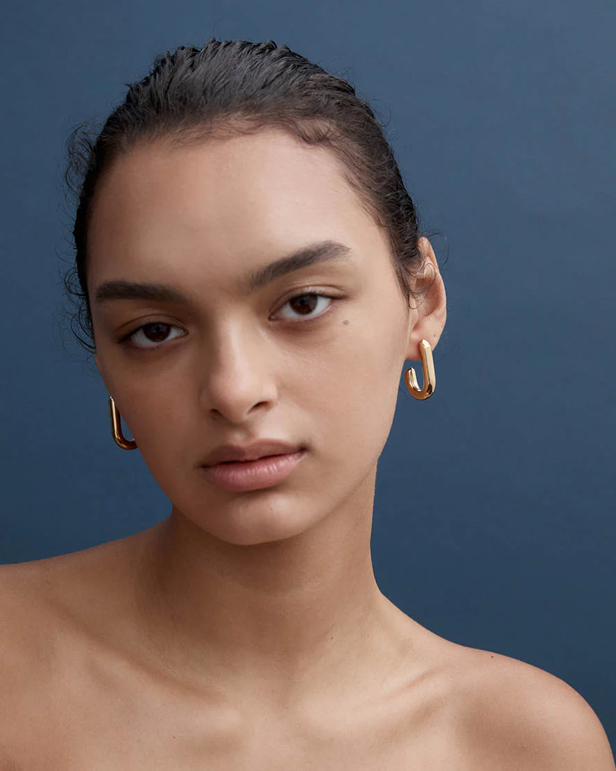 Angus Earrings in Gold - Image 4