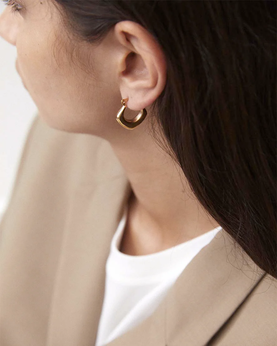 Arrow Earrings in Gold - Image 3