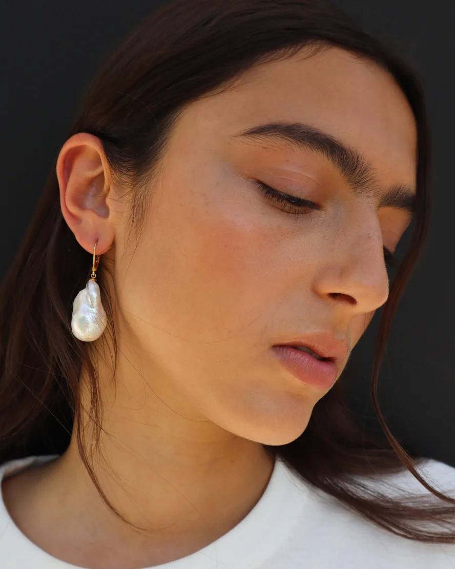 Cocoon Pearl Earrings Gold - Image 5