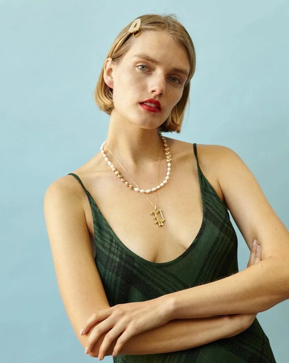 Gold Letter H Necklace - Image 3