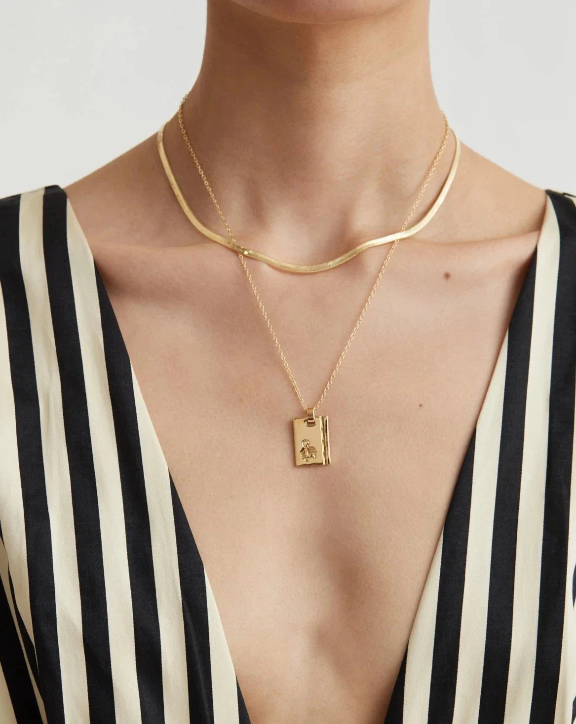 Gold Star Sign Necklace - Image 14