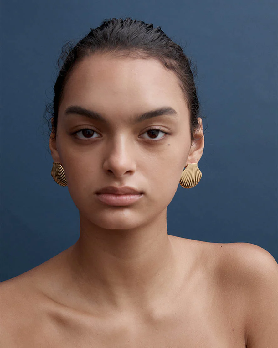 Kai Earrings in Gold - Image 4