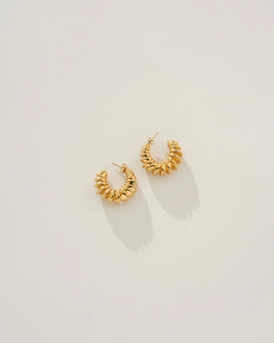 Mari Hoop Earrings Gold