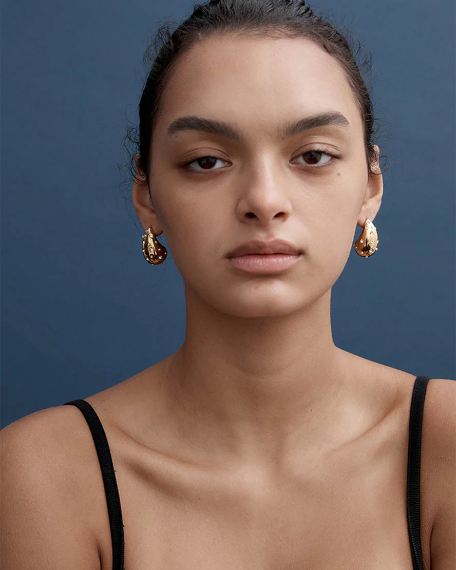 Santiago Earrings in Gold - Image 3